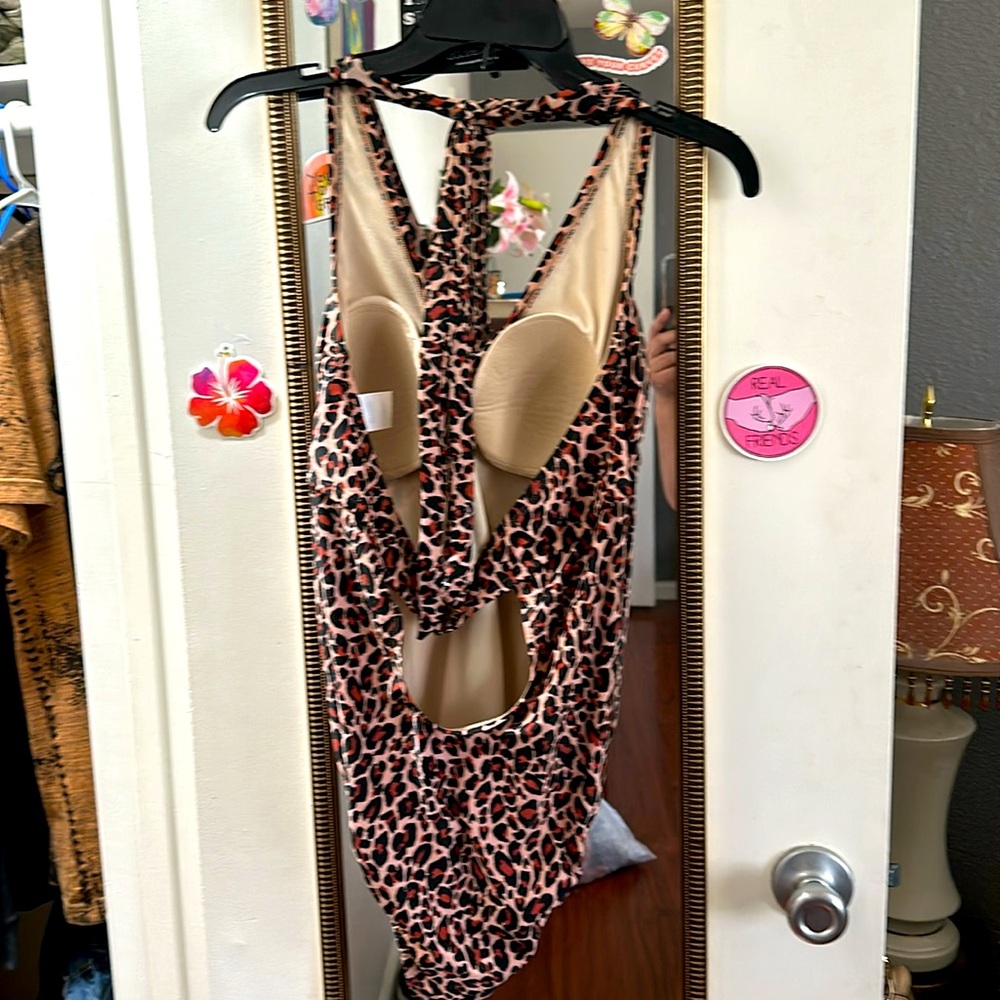 Kona Sol leopard 1 piece bathing suit - Picture 2 of 7
